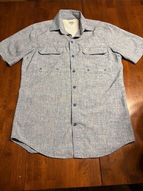 Izod Short Sleeve Button-Down Shirt in Heathered Blue
